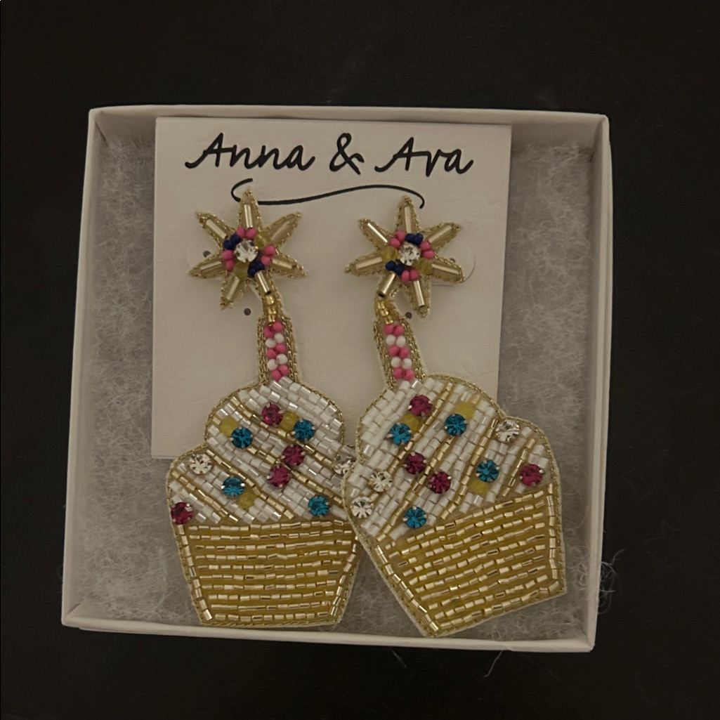 Anna Ava Gold And White Cupcake Earrings 12$
